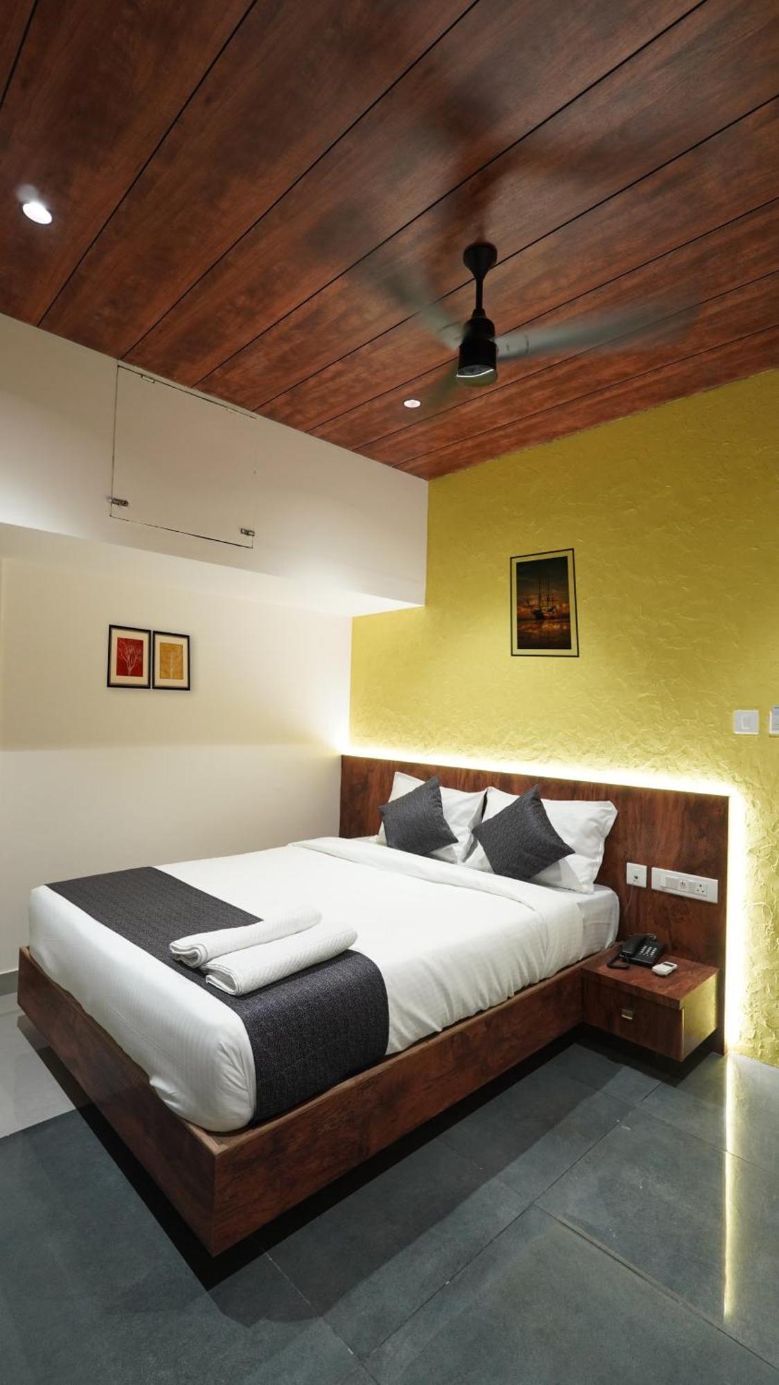 Hotel Hive Inn - Кожикоде Экстерьер фото