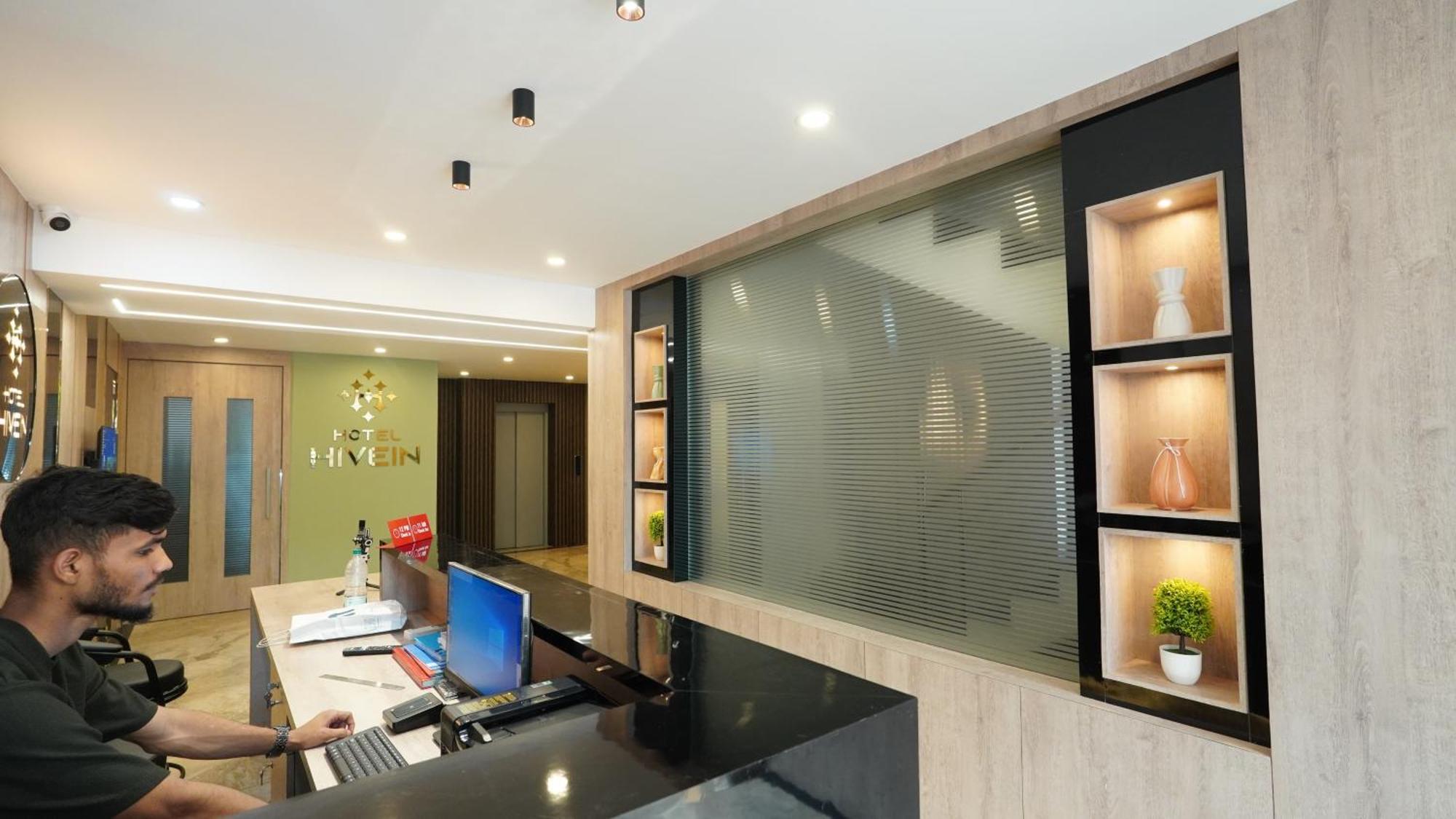 Hotel Hive Inn - Кожикоде Экстерьер фото