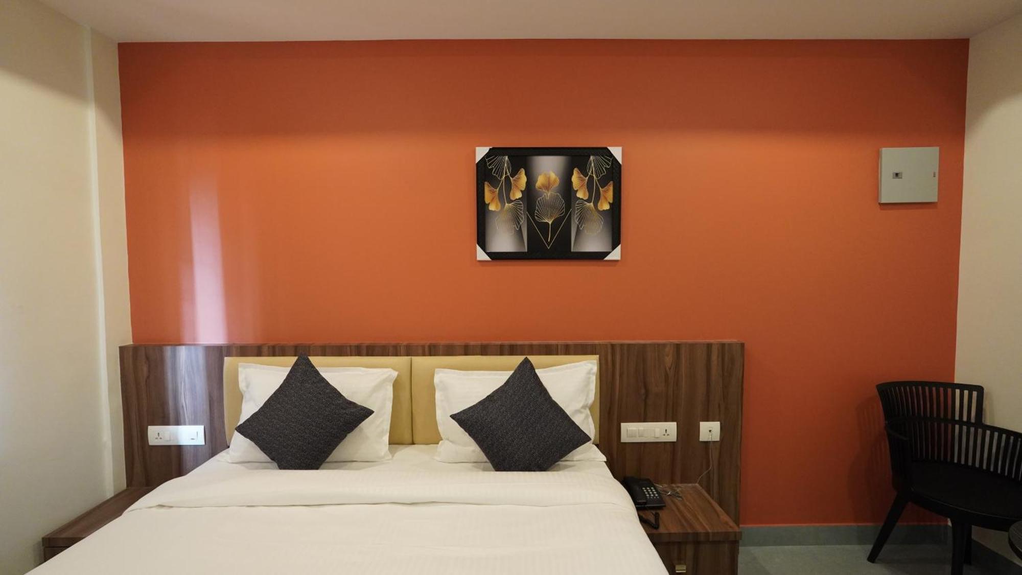 Hotel Hive Inn - Кожикоде Экстерьер фото