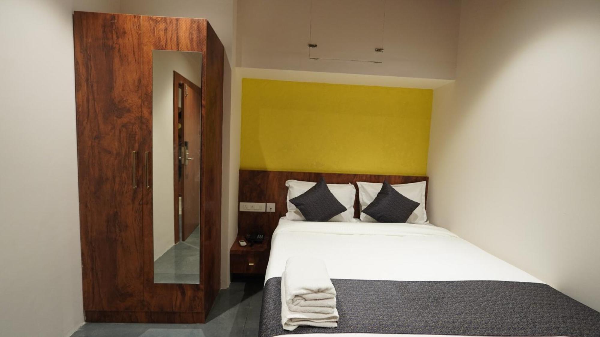 Hotel Hive Inn - Кожикоде Экстерьер фото