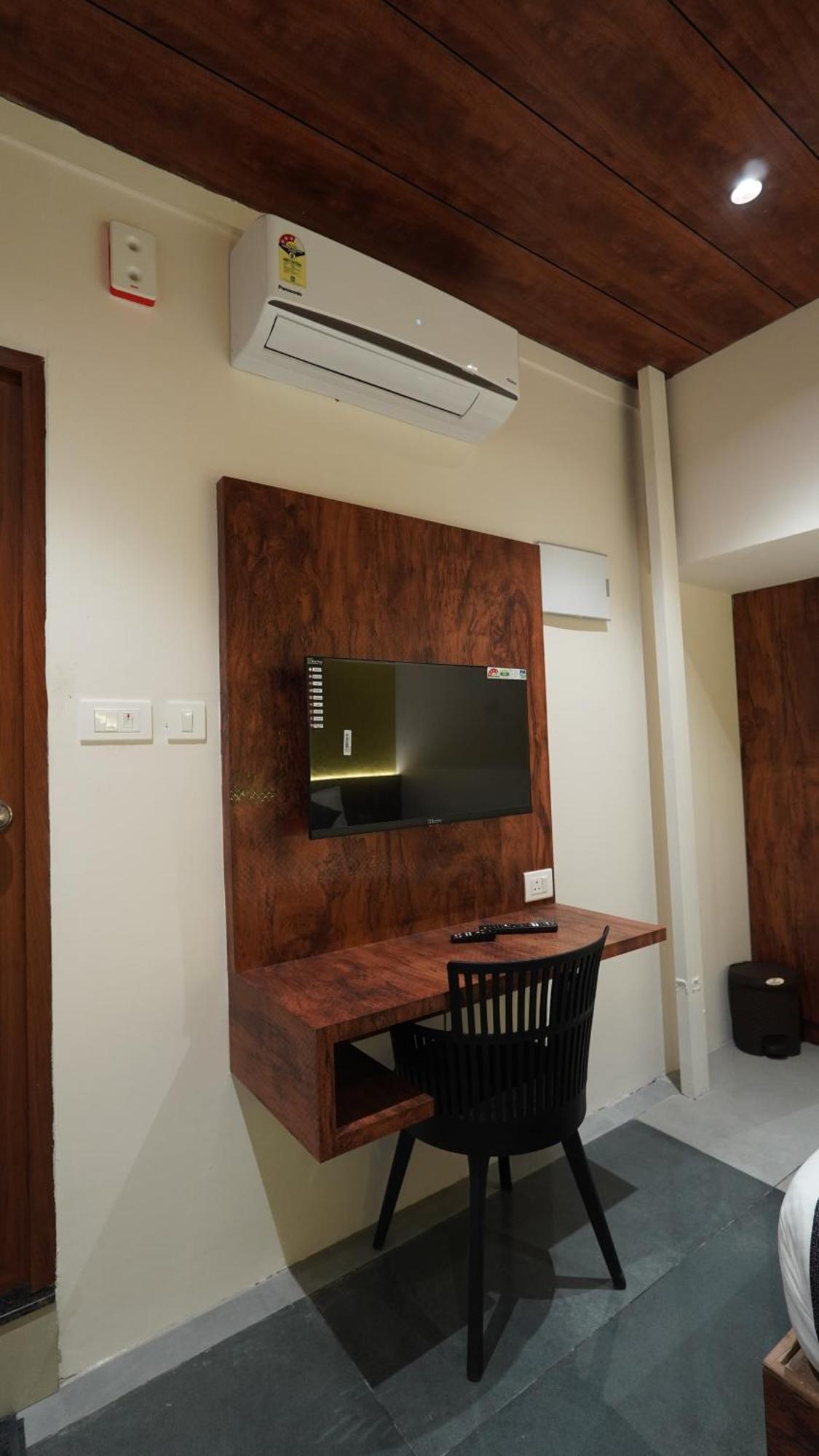 Hotel Hive Inn - Кожикоде Экстерьер фото