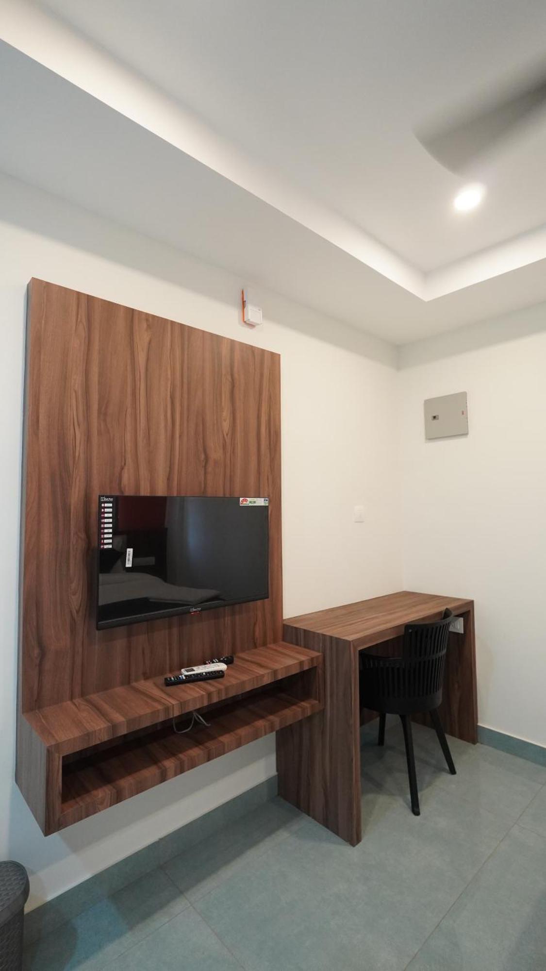 Hotel Hive Inn - Кожикоде Экстерьер фото