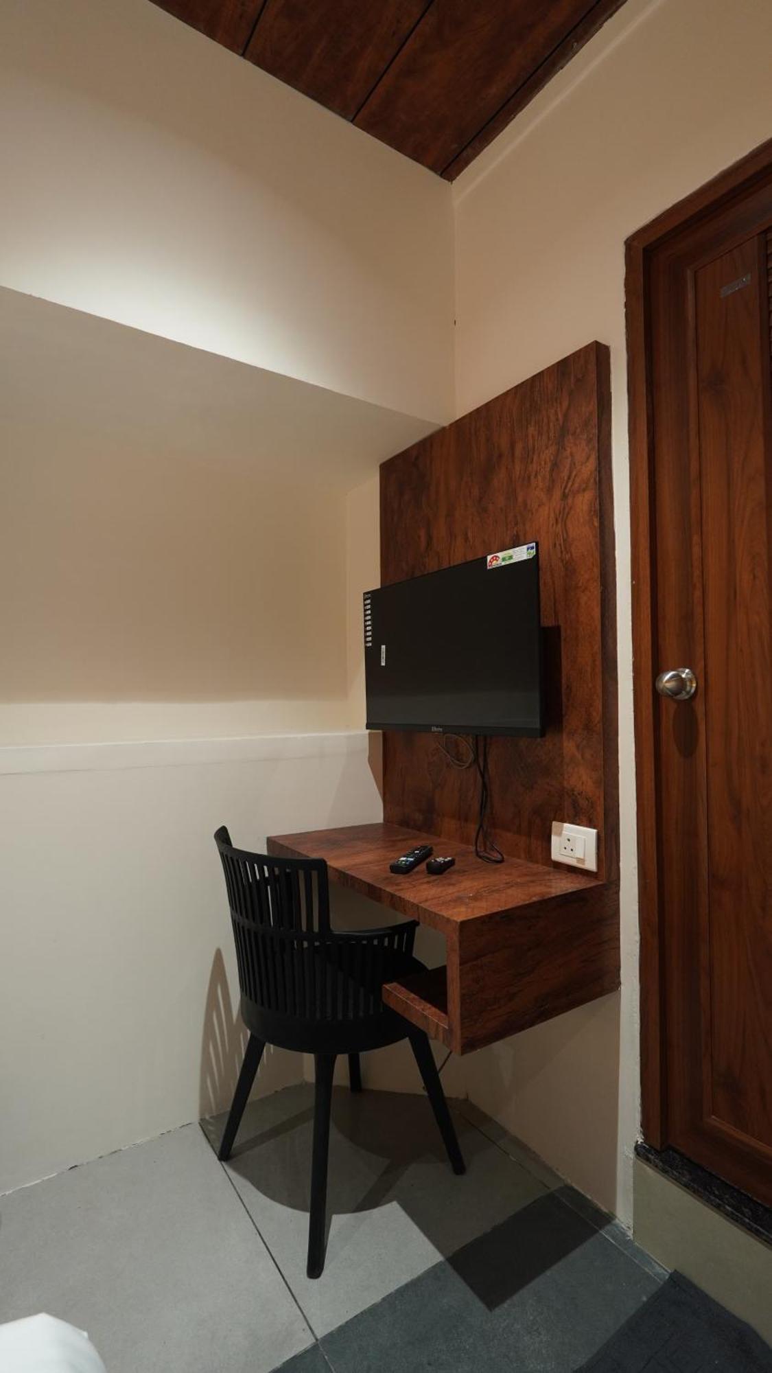 Hotel Hive Inn - Кожикоде Экстерьер фото