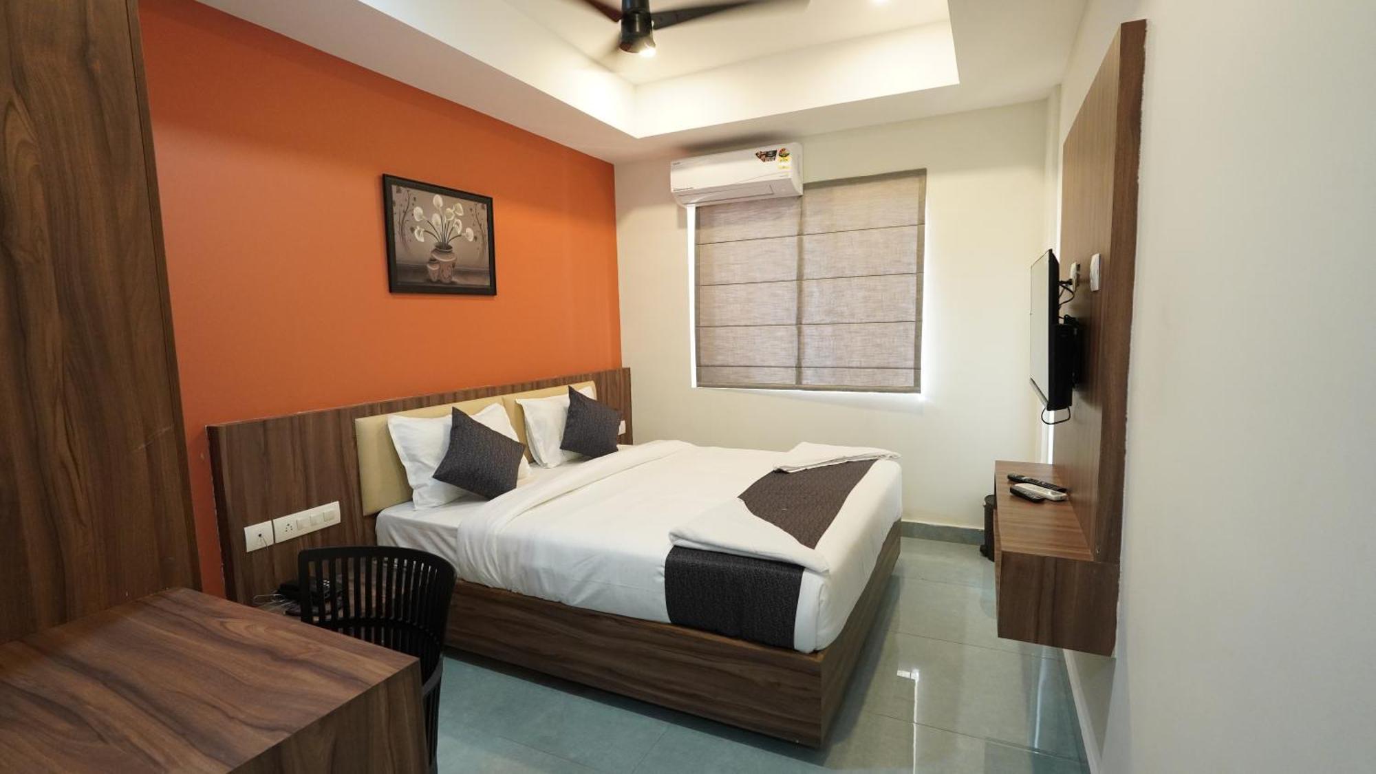 Hotel Hive Inn - Кожикоде Экстерьер фото